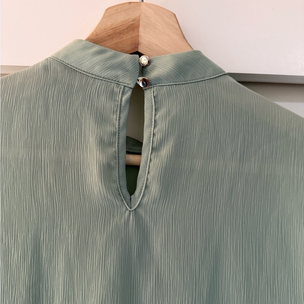 La Belle Soft Green Sleeveless Tank Top - Picture 6 of 7